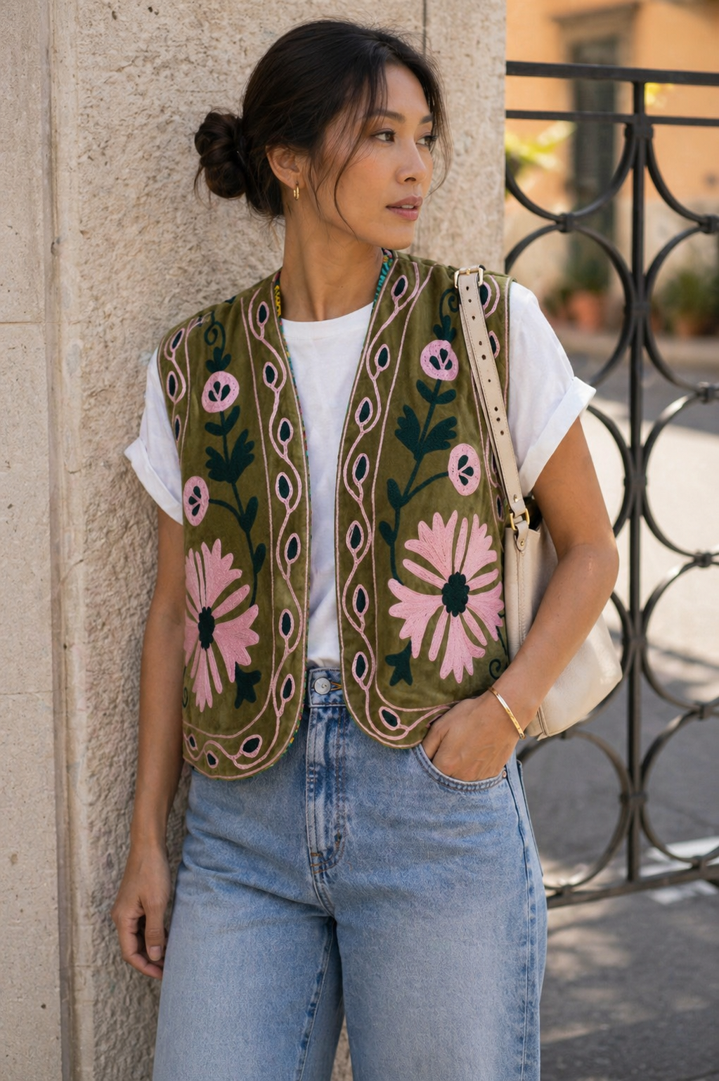Gilet INEZ Suzani Verde Rosa in Velluto Ricamato – Gilet Boho Chic Donna