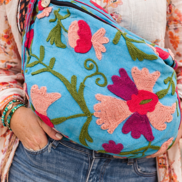 Marsupio DANTE Azzurro Maxi in Cotone Ricamato Suzani – Marsupio Boho Chic Donna Capiente