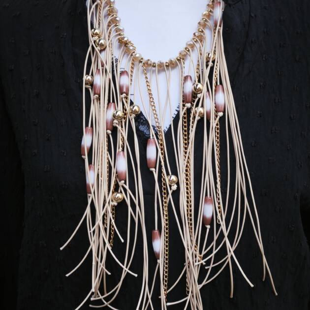 Collana stile bohémien beige